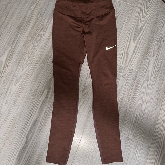 Nike training leggings with mesh back panel - Picture 2 of 2